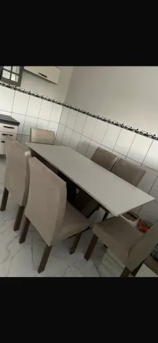 Mesa com 6 cadeiras