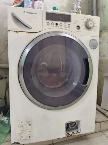 Máquina lava e seca electrolux