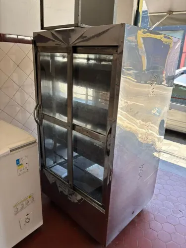 MAQUINA DE ASSAR FRANGO (FRANGUEIRA PROFISSIONAL)