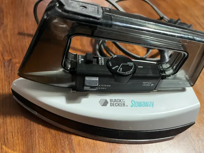 Ferro a vapor portátil, black,& Decker