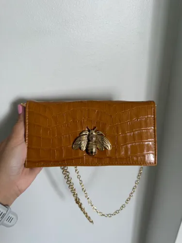 Bolsa carteira Schutz abelha marrom