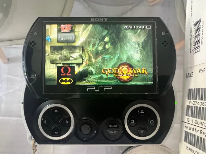PSP Go Semi Novo Completo + Vários Jogos e Emuladores - R$ 759,00