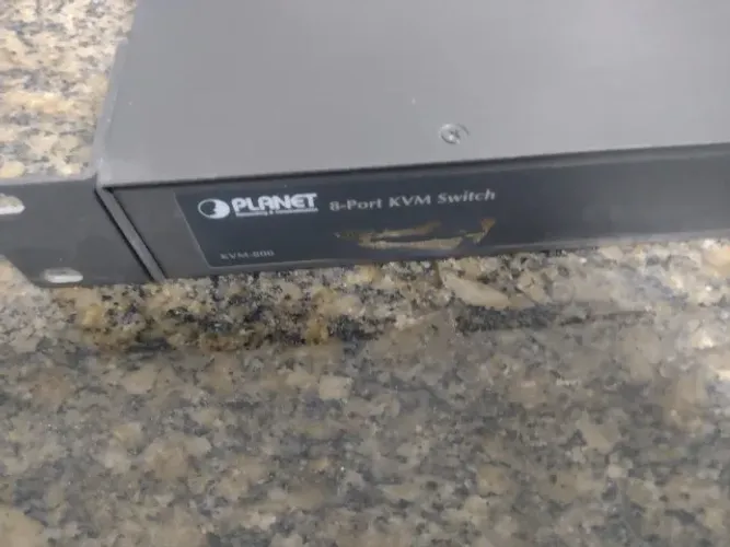 planet kvm-800