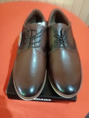 Sapato da pegada 42 serve pra 41, na caixa por 200$ facilito a entrega