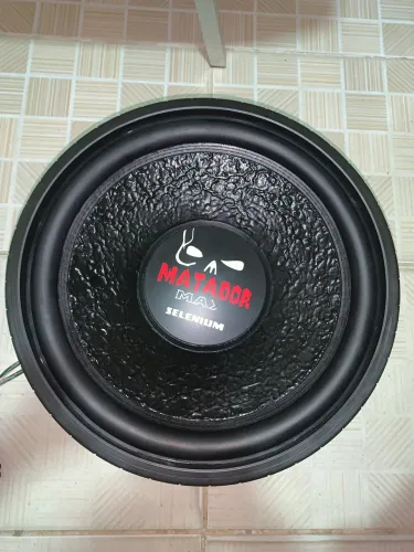 Subwoofer matador de 15 800 rms
