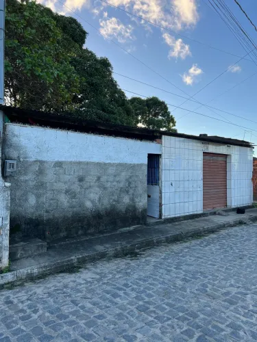 Espaço para comércio / casa / galpão.