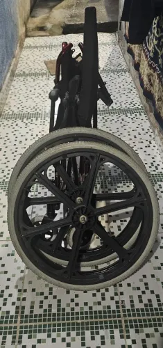Estou vendendo uma cadeira de roda