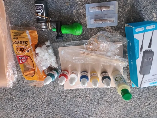 Vendo máquina de tatuagem nunca usada completa aceito oferta 