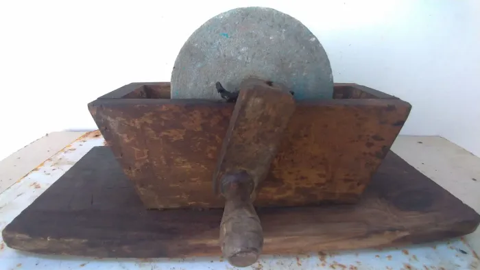 Rebolo pequeno antigo manual 