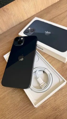 iPhone 13 impecável