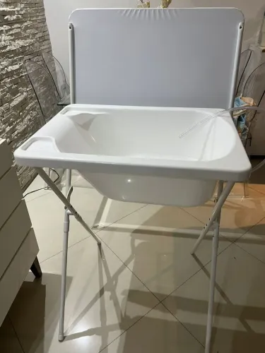 Banheira infantil com tripé 