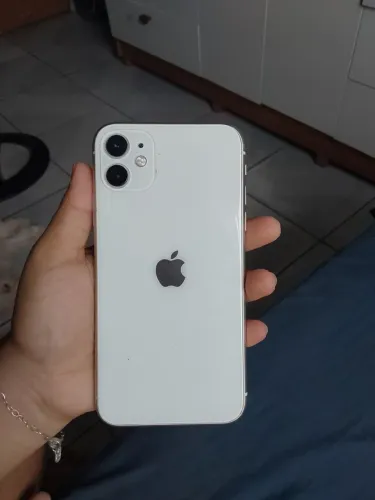 iPhone 11 Branco 64GB (valor negociável)