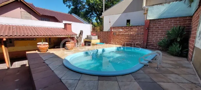 Casa com piscina e 3 quartos -Imediações COLÉGIO SANTA DOROTEIA