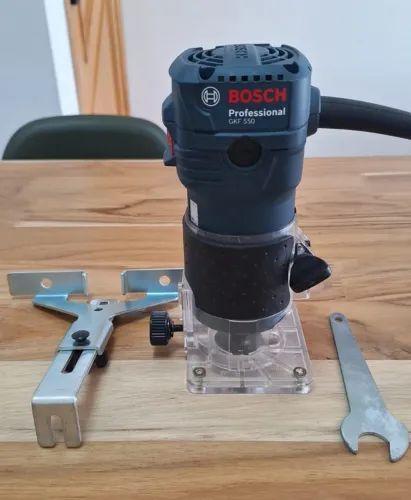 Tupia Bosch GKF 550 - Usada