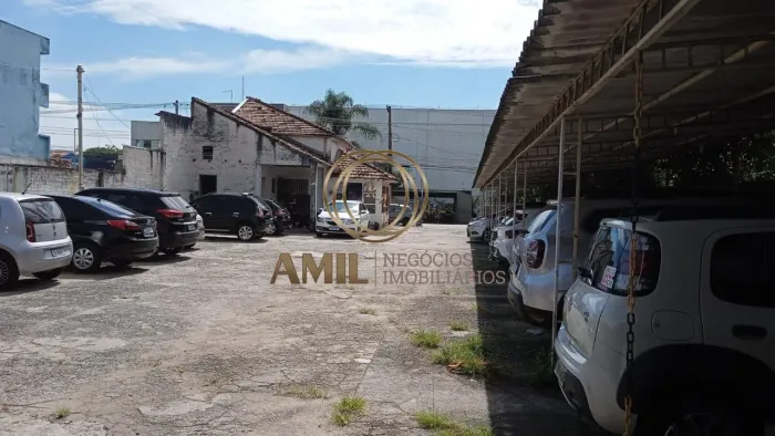 Terreno plano de 948m² no centro de São José dos Campos/SP.