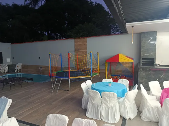 Locação pula pula e piscina de bolinhas