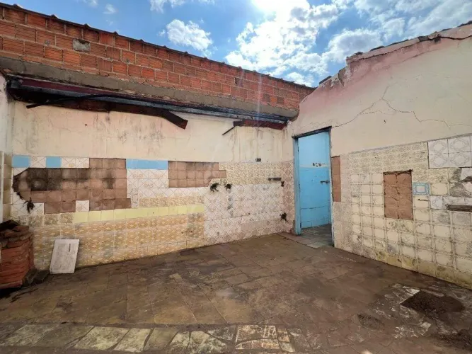 Terreno à venda em Piracicaba na Vila Rezende, 140 m² por R$ 145.000,00
