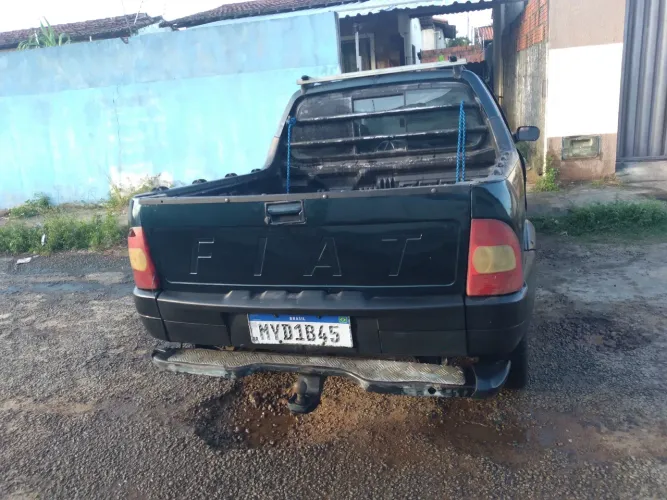 Fiat Strada Working 1.5 MPI 8V CE (álcool) 2001