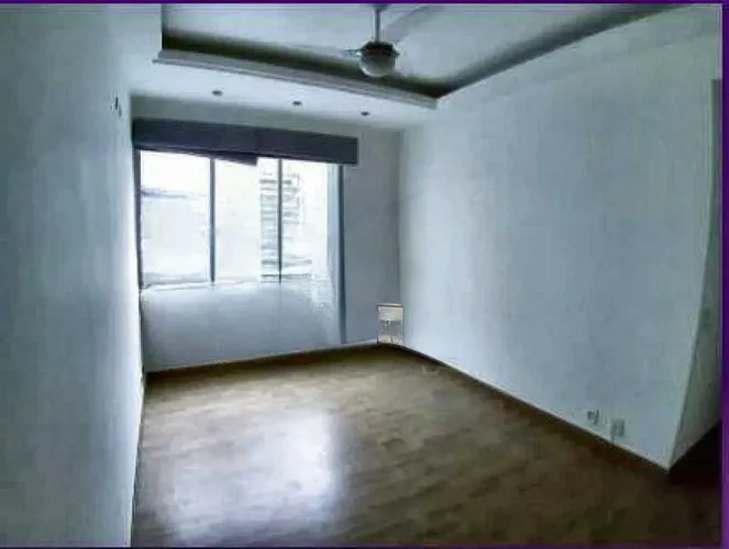 Apartamento : / Residencial / Glória