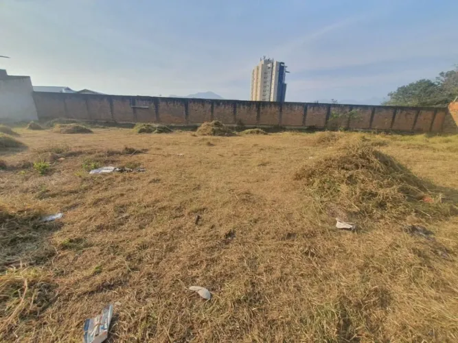 Terreno à venda, 288 m² por R$ 399.900,00 - Vila Doutor João Batista (Parte Alta) - Cruzei