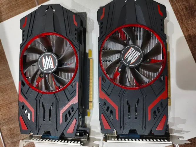 2 Placas de Vídeo GTX 550Ti 2Gb - Defeito