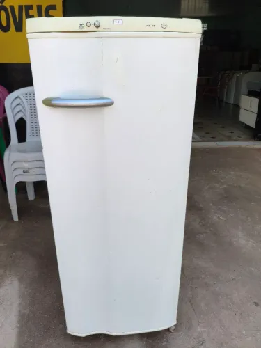 Geladeira Electrolux 260 litros