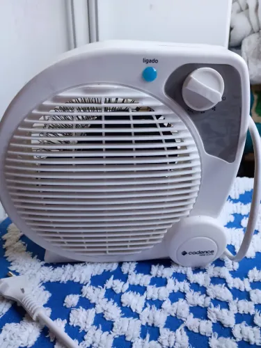 Aquecedor elétrico candence semi novo 127 W retirar no local.