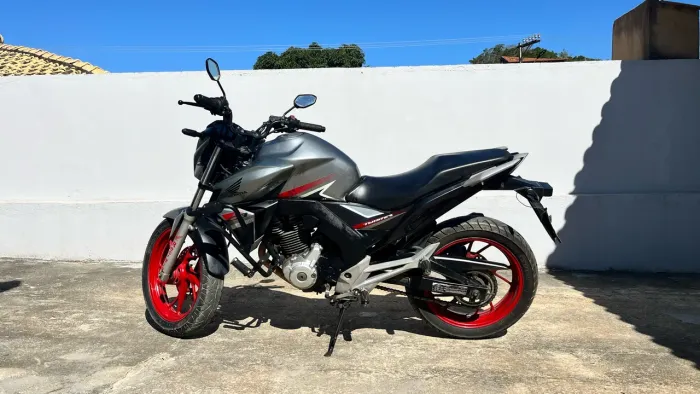 Twister 250 Ano 2018 com 33mil KM