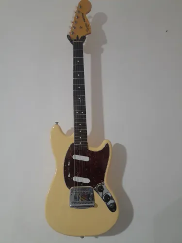 Guitarra Squier Mustang Vintage Modified