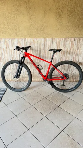 Bicicleta mountain bik specializad aro 29