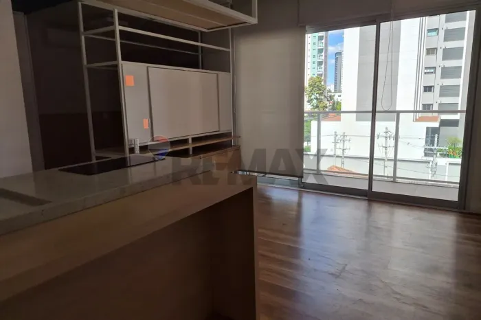 RE/MAX Aluga apartamento no miolo do Cambuí, por R$ 3.500,00 mensais