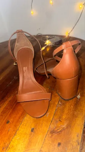 Sandália Santa Lolla Couro