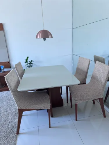 Mesa de jantar 4 cadeiras