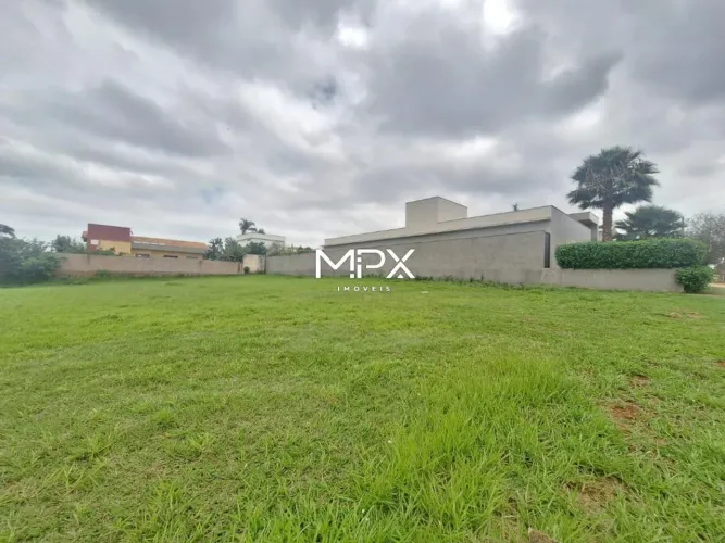 Terreno à venda no Condomínio Residencial Morada dos Pássaros em Rio das Pedras