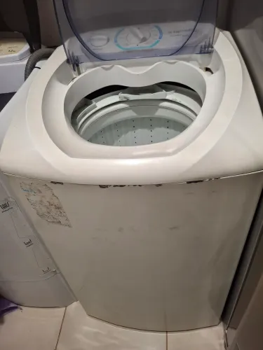 Máquina de lavar roupas.