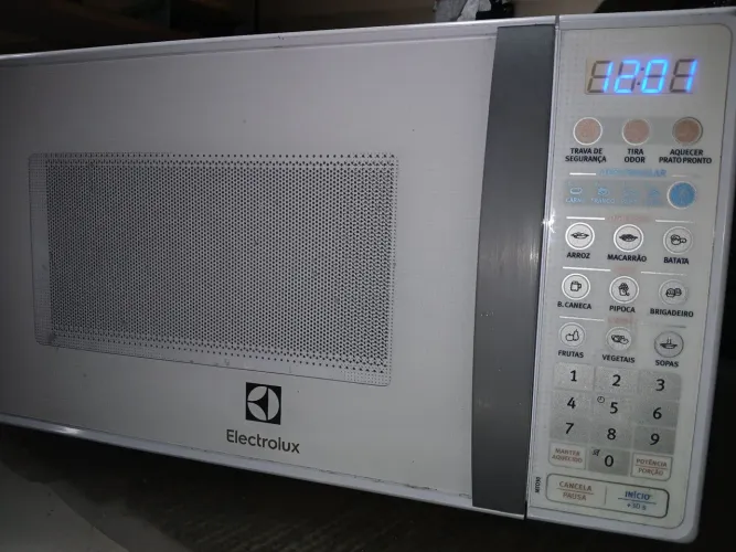 Microondas Eletrolux Novíssimo 3x s/ juros