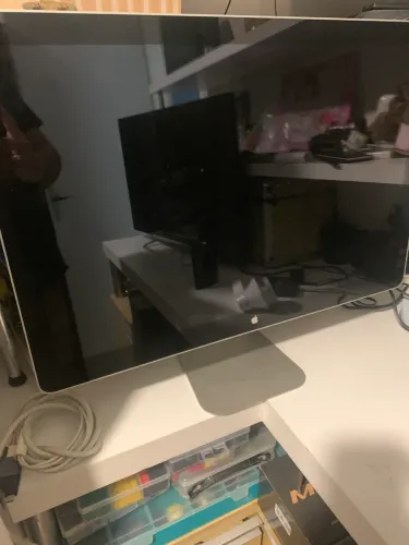 Monitor Apple cinema