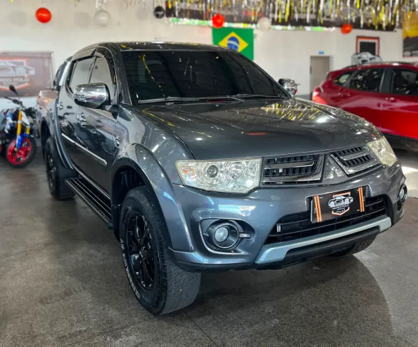Mitsubishi L200 Triton HLS 2.4 Flex 16V CD Mec. 2016