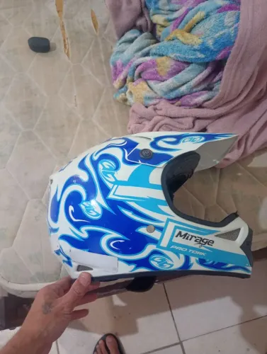 Capacete Protork Mirage 58 azul/branco. Usado, sem viseira. Direto c/ dono.