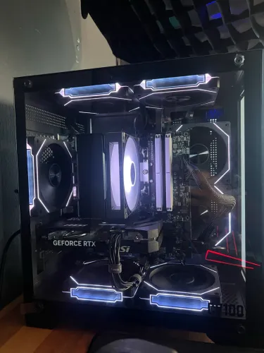 PC: RTX 5060 8g, R7 5700x, ram16g, SSD 1t M.2 (recém montado)