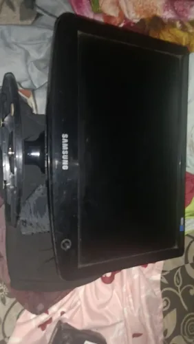 Monitor de 15.8 polegadas com problema na tela mais de resto 100%
