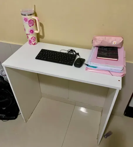 Escrivaninha / Mesa de Estudos Branca Compacta (0,80m x 0,36m x 0,76m)