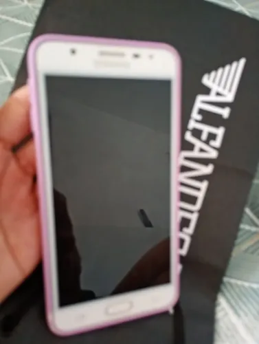Samsung J7