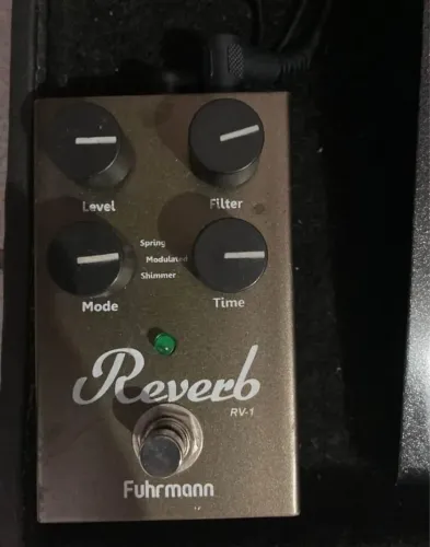 Pedal reverb RV1