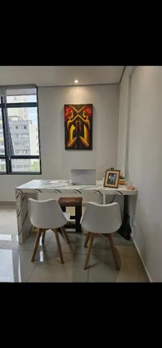 Mesa perfeita para consultório. 
