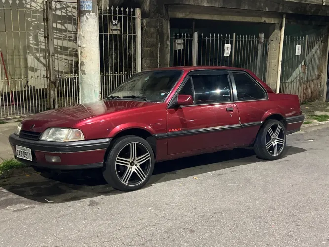 Chevrolet Monza GLS/ Hi-tech 2.0 EFI 2P E 4P (álcool) 1995