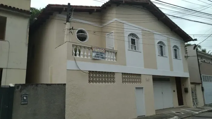 Casa para venda possui 220 metros quadrados com 3 quartos em Imbetiba - Macaé - Rio de Jan