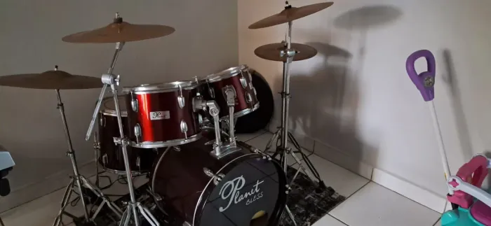BATERIA PLANET BLESS COMPLETA IMPECÁVEL