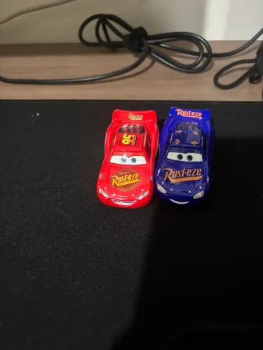 Vendo Relâmpago mcqueen mattel 