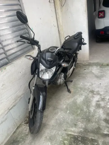 Vende-se moto Fan 2024